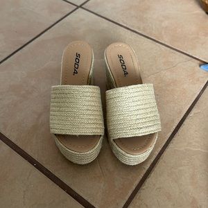SODA Sandles